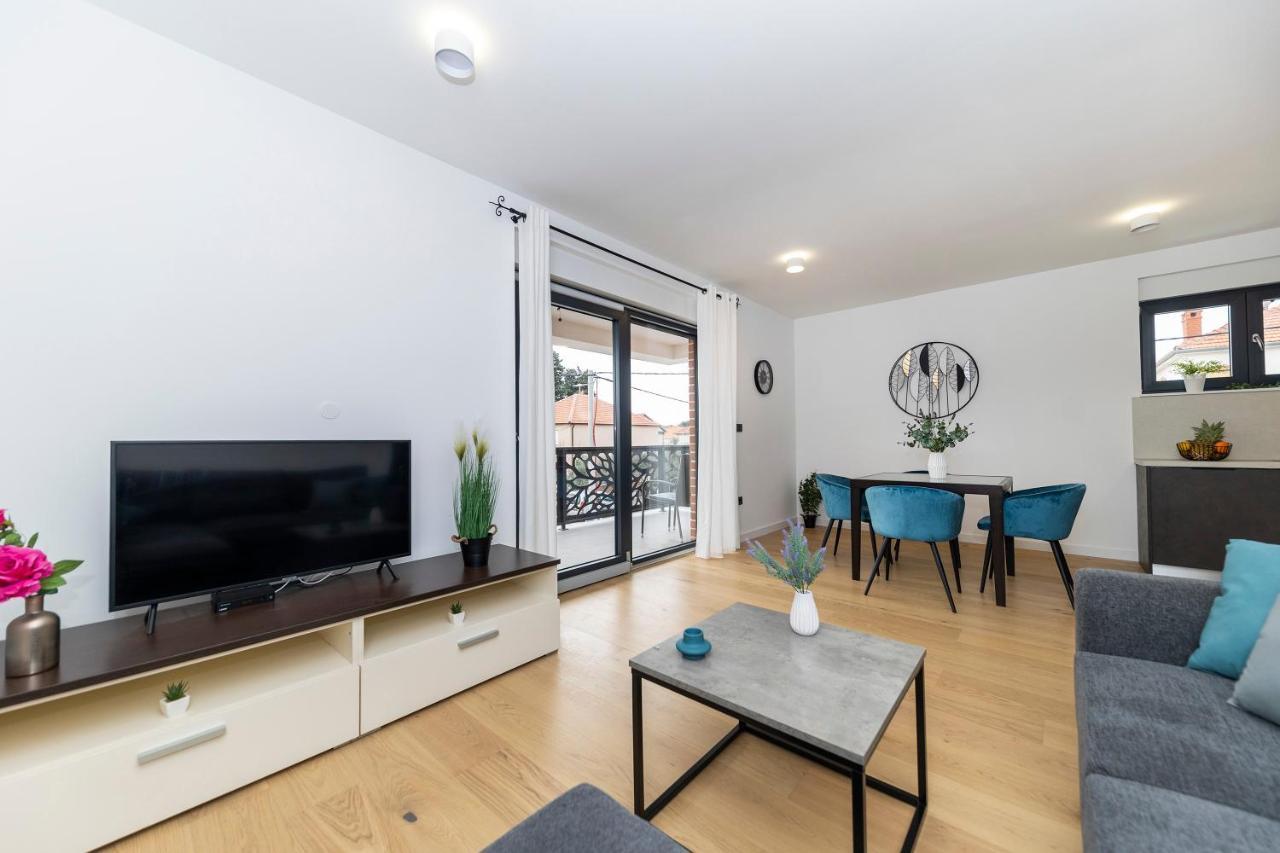 Apartment Marianne , Parking Free , 2 Bedroom & 2 Bathroom , Modern & Cozy Zadar Bagian luar foto