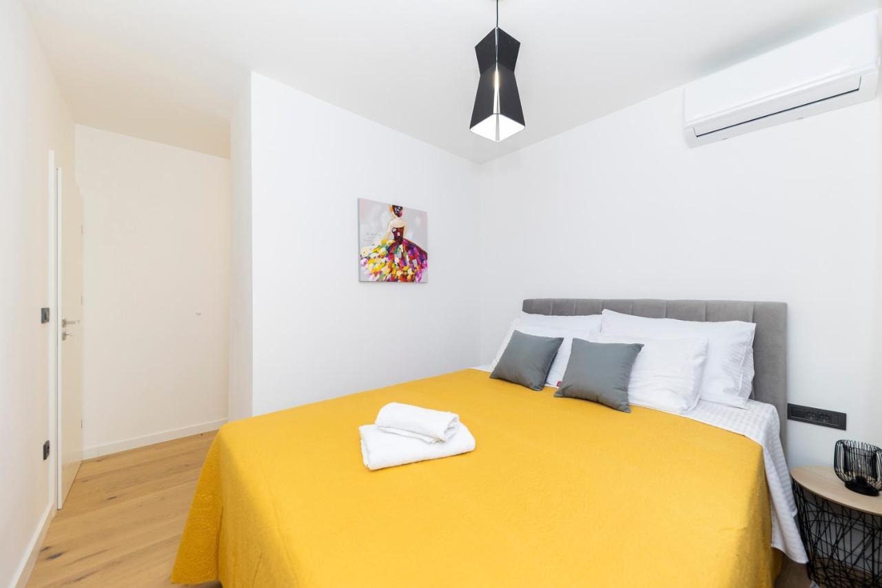 Apartment Marianne , Parking Free , 2 Bedroom & 2 Bathroom , Modern & Cozy Zadar Bagian luar foto