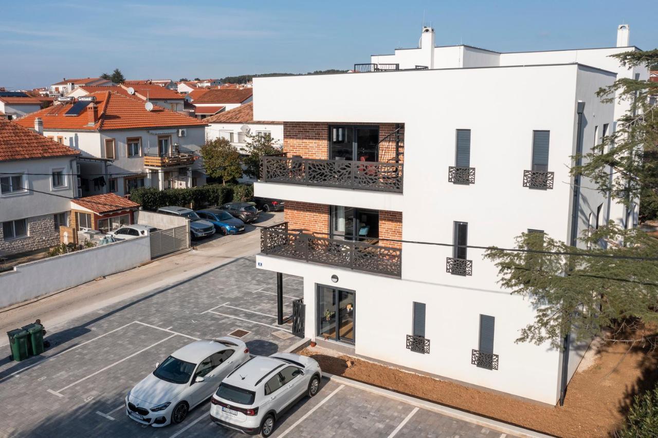 Apartment Marianne , Parking Free , 2 Bedroom & 2 Bathroom , Modern & Cozy Zadar Bagian luar foto