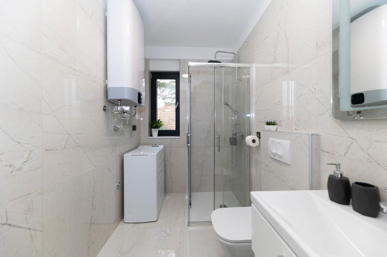 Apartment Marianne , Parking Free , 2 Bedroom & 2 Bathroom , Modern & Cozy Zadar Bagian luar foto